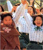 Photo of Brownie and Junior Girl Scouts from South Korea. (Courtesy of Girl Scouts of Korea)